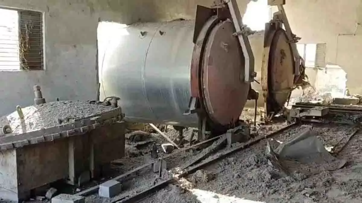 तेलंगाना के सूर्यापेट में सीमेंट फैक्ट्री में धमाका तेलंगाना के सूर्यापेट में सीमेंट फैक्ट्री में धमाका
