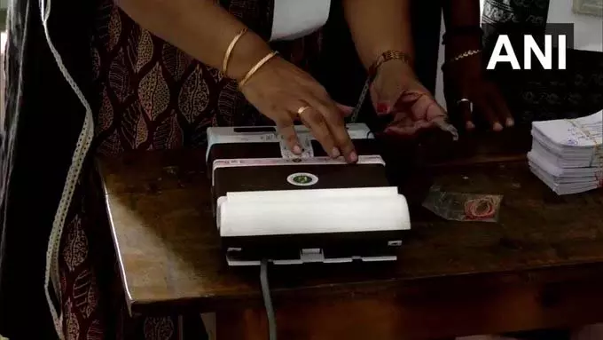 पहले फेज़ में सात जिलों में 70.9% वोटिंग, मतदान प्रक्रिया शांतिपूर्ण रही पहले फेज़ में सात जिलों में 70.9% वोटिंग, मतदान प्रक्रिया शांतिपूर्ण रही