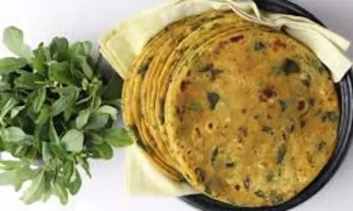 Methi Matar Paratha: ट्राई करें मजेदार मेथी मटर पराठा Methi Matar Paratha: ट्राई करें मजेदार मेथी मटर पराठा