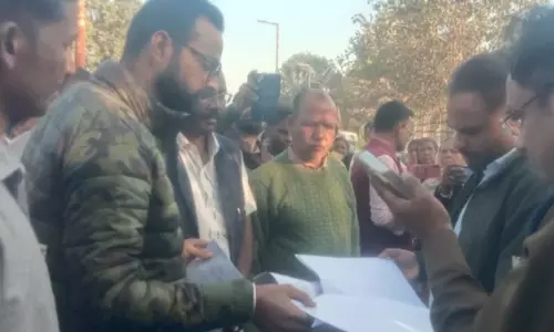तहसीलदार और पटवारी ने 70 एकड़ सरकारी जमीन को बेचा, कलेक्टर को मिली शिकायत तहसीलदार और पटवारी ने 70 एकड़ सरकारी जमीन को बेचा, कलेक्टर को मिली शिकायत