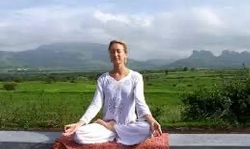 Pranayam:यह प्राणायाम सर्दियों में साइनस की समस्या से  देता है राहत