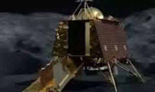 Chandrayaan-3: चांद के साउथ पोल पर खोज निकाली बिजली, वैज्ञानिक दंग Chandrayaan-3: चांद के साउथ पोल पर खोज निकाली बिजली, वैज्ञानिक दंग