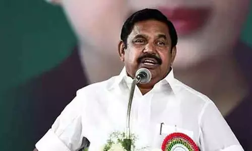 AIADMK की जनरल कमेटी आज तनावपूर्ण माहौल में मिल रही है AIADMK की जनरल कमेटी आज तनावपूर्ण माहौल में मिल रही है
