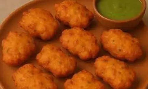 Poha Pakoda Recipe: स्वाद से भरपूर पोहा पकौड़ा
