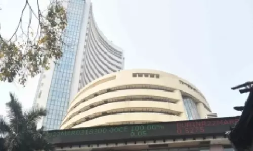 प्रॉफिट बुकिंग के बीच सेंसेक्स, निफ्टी गिरावट के साथ बंद हुए