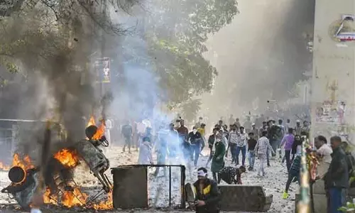 Delhi दंगों की साज़िश: छह आरोपियों ने ज़मानत पर अपनी दलीलें पूरी कीं Delhi दंगों की साज़िश: छह आरोपियों ने ज़मानत पर अपनी दलीलें पूरी कीं