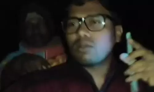 नायब तहसीलदार ही करवा रहा धान का अवैध परिवहन, ग्रामीणों ने पकड़ा
