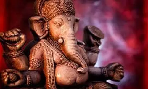 Ganesh ji Aarti: बुधवार के दिन जरूर करें गणेश जी की ये आरती, बप्पा जीवन के हर विघ्न करेंगे दूर Ganesh ji Aarti: बुधवार के दिन जरूर करें गणेश जी की ये आरती, बप्पा जीवन के हर विघ्न करेंगे दूर