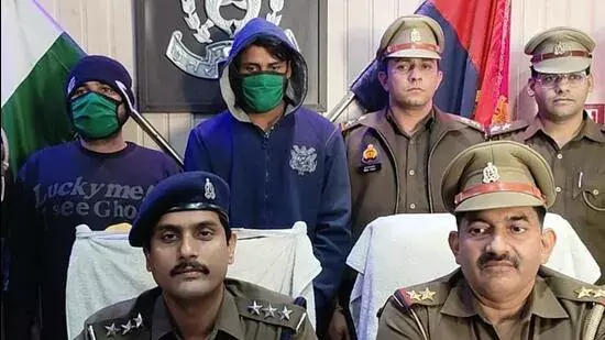 Ghaziabad : घर के बाहर सो रही महिला की हत्या के आरोप में 2 लोग गिरफ्तार Ghaziabad : घर के बाहर सो रही महिला की हत्या के आरोप में 2 लोग गिरफ्तार