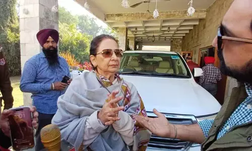 Navjot Kaur Sidhu अपने रुख पर कायम हैं, कहा कि ‘चोरों’ का साथ नहीं देंगी