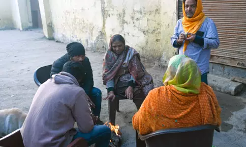 बिहार में ठंड ने दी दस्तक, सर्दी और कोहरा बढ़ा रहे परेशानी