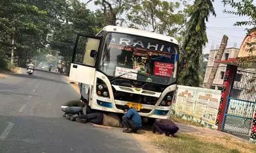 जाजपुर में चलती बस में आग लगी; सभी यात्री सुरक्षित जाजपुर में चलती बस में आग लगी; सभी यात्री सुरक्षित