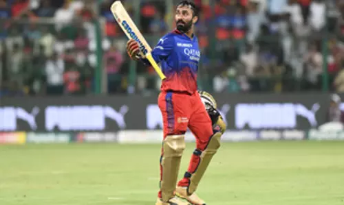 Dinesh Karthik बने द हंड्रेड में लंदन स्पिरिट मेन के नए मेंटर और बैटिंग कोच Dinesh Karthik बने द हंड्रेड में लंदन स्पिरिट मेन के नए मेंटर और बैटिंग कोच