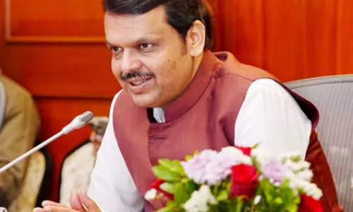 Maharashtra सरकार ने नकली दवाओं और कफ सिरप की पहचान तेज कर दी Maharashtra सरकार ने नकली दवाओं और कफ सिरप की पहचान तेज कर दी