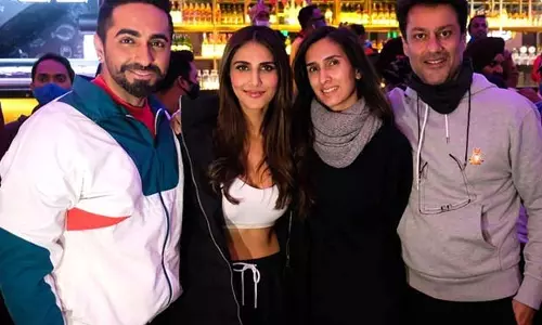 अभिषेक कपूर ने Chandigarh Kare Aashiqui के 4 साल पूरे होने का जश्न मनाया अभिषेक कपूर ने Chandigarh Kare Aashiqui के 4 साल पूरे होने का जश्न मनाया