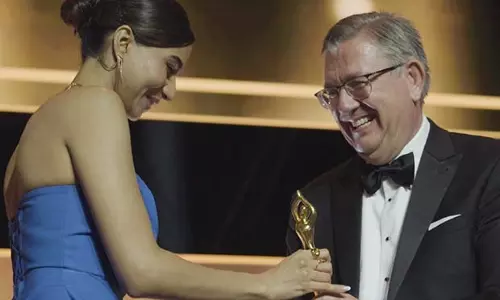 शुभांगी दत्त ने IFFA में तन्वी द ग्रेट के लिए बेस्ट एक्ट्रेस का अवॉर्ड जीता।