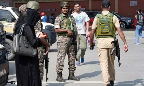 J&K पुलिस ने ड्रग तस्कर की दो करोड़ रुपये की संपत्ति कुर्क की J&K पुलिस ने ड्रग तस्कर की दो करोड़ रुपये की संपत्ति कुर्क की
