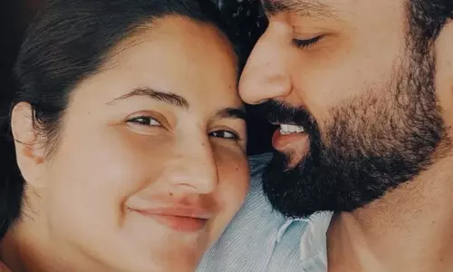 Vicky Kaushal ने शादी की चौथी सालगिरह पर कैटरीना कैफ के साथ सेल्फी शेयर की।