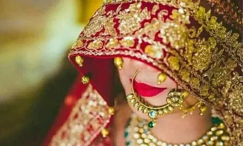 बाप रे! असली शादी में नकली दुल्हन और सास... बाप रे! असली शादी में नकली दुल्हन और सास...