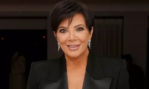 Kris Jenner ने अपने बच्चों के एक्स-पार्टनर्स से जुड़े रहने के बारे में बात की। Kris Jenner ने अपने बच्चों के एक्स-पार्टनर्स से जुड़े रहने के बारे में बात की।