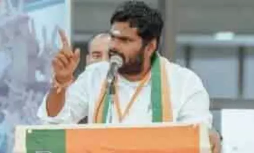 अन्नामलाई ने जज जी.आर. स्वामिनाथन के खिलाफ नोटिस की निंदा की। अन्नामलाई ने जज जी.आर. स्वामिनाथन के खिलाफ नोटिस की निंदा की।
