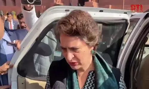 प्रधानमंत्री मोदी अपने आधे कामकाजी दिन विदेश में बिताते हैं: Priyanka Gandhi प्रधानमंत्री मोदी अपने आधे कामकाजी दिन विदेश में बिताते हैं: Priyanka Gandhi