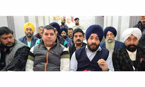 J&K के ट्रांसपोर्टर 15 दिसंबर को हड़ताल पर जाएंगे J&K के ट्रांसपोर्टर 15 दिसंबर को हड़ताल पर जाएंगे