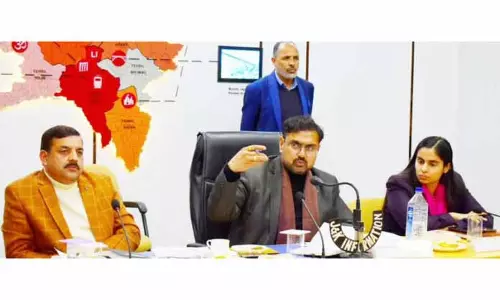 Satish ने रियासी में विकास परियोजनाओं और प्रमुख योजनाओं की समीक्षा की