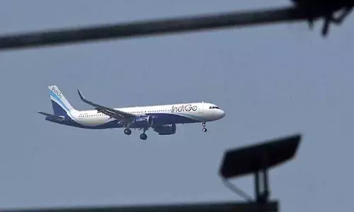 IndiGo संकट ने दिल्ली की अर्थव्यवस्था को बुरी तरह प्रभावित किया है। 1,000 करोड़ रुपये का नुकसान हुआ IndiGo संकट ने दिल्ली की अर्थव्यवस्था को बुरी तरह प्रभावित किया है। 1,000 करोड़ रुपये का नुकसान हुआ