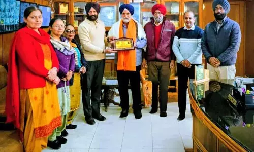 Hong Kong के डोनर ने सरहाली कॉलेज को 3 लाख रुपये का दान दिया Hong Kong के डोनर ने सरहाली कॉलेज को 3 लाख रुपये का दान दिया