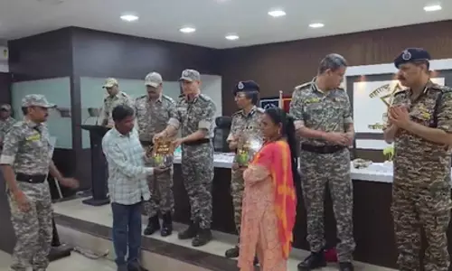 Gadchiroli में 82 लाख रुपये के इनाम वाले 11 माओवादियों ने सरेंडर किया
