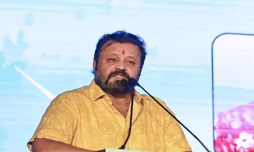 Thiruvananthapuram में वोट डालने पर सुरेश गोपी के खिलाफ उठे सवाल Thiruvananthapuram में वोट डालने पर सुरेश गोपी के खिलाफ उठे सवाल