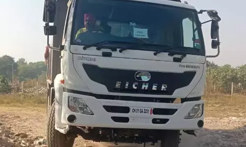 MC ने अवैध रूप से मलबा फेंकने के लिए चंडीगढ़ प्रशासन के दो टिप्परों का चालान किया MC ने अवैध रूप से मलबा फेंकने के लिए चंडीगढ़ प्रशासन के दो टिप्परों का चालान किया