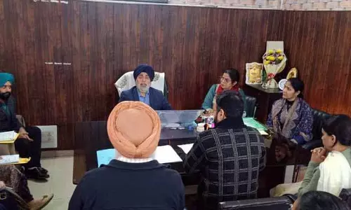 Amritsar: स्वास्थ्य विभाग ने मातृ एवं शिशु मृत्यु दर कम करने के उपायों पर चर्चा की Amritsar: स्वास्थ्य विभाग ने मातृ एवं शिशु मृत्यु दर कम करने के उपायों पर चर्चा की