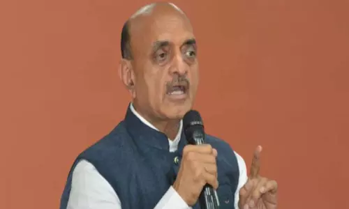 Bhagwat Karad ने अलग रेलवे विभाग और नई वंदे भारत एक्सप्रेस की मांग की। Bhagwat Karad ने अलग रेलवे विभाग और नई वंदे भारत एक्सप्रेस की मांग की।