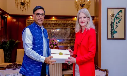 विदेश सचिव ने रक्षा और प्रौद्योगिकी के मुद्दों पर शीर्ष अमेरिकी राजनयिक से बातचीत की