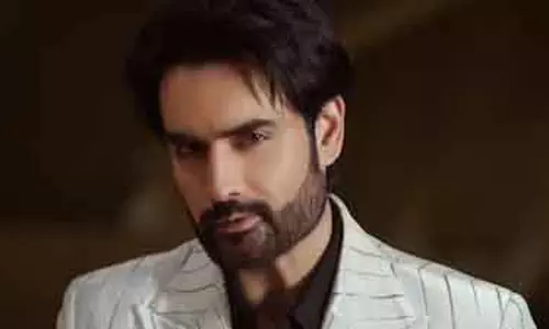 Vivian, एल्विश, करण और ईशा ने दिखाया स्टाइलिश लुक