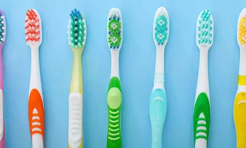 हमें Toothbrush के बारे में ये ज़रूरी बातें और हेल्थ टिप्स ज़रूर पता होने चाहिए