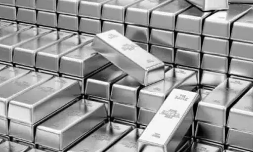 Silver की कीमतों में 11,500 रुपये की बढ़ोतरी, कीमत 1.92 लाख रुपये के नए हाई पर पहुंची Silver की कीमतों में 11,500 रुपये की बढ़ोतरी, कीमत 1.92 लाख रुपये के नए हाई पर पहुंची