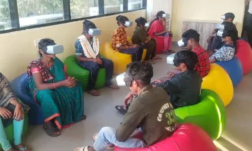 पुनर्वासित माओवादियों ने वर्चुअल रियालिटी में देखी सुनीता विलियम्स की प्रेरणादायी कहानी पुनर्वासित माओवादियों ने वर्चुअल रियालिटी में देखी सुनीता विलियम्स की प्रेरणादायी कहानी