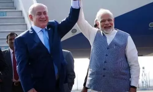 प्रधानमंत्री मोदी और इजराइली पीएम नेतन्याहू के बीच हुई बात प्रधानमंत्री मोदी और इजराइली पीएम नेतन्याहू के बीच हुई बात