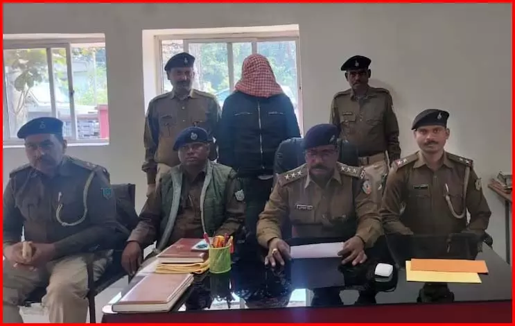 ऑनलाइन दोस्ती का डरावना अंत, लड़की की जिंदगी को संकट में डाला ऑनलाइन दोस्ती का डरावना अंत, लड़की की जिंदगी को संकट में डाला