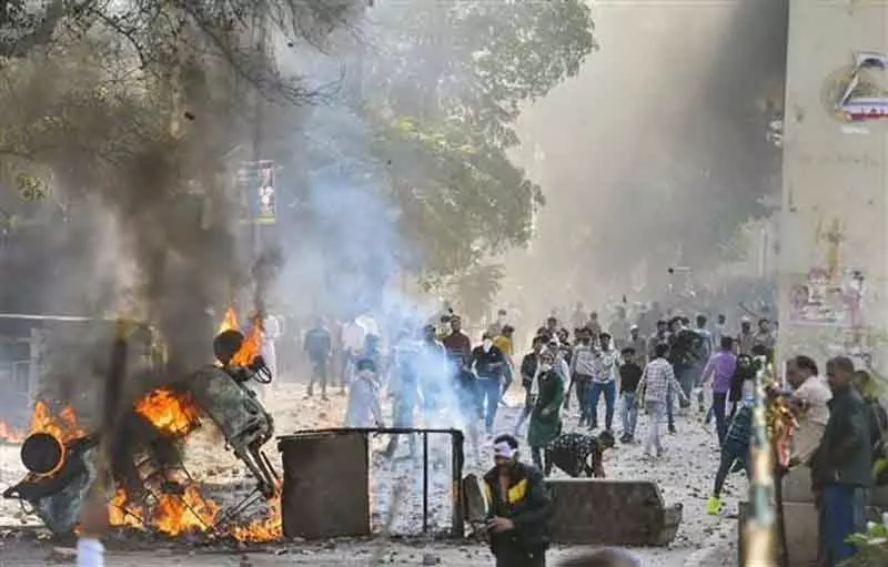 Delhi दंगों की साज़िश: छह आरोपियों ने ज़मानत पर अपनी दलीलें पूरी कीं Delhi दंगों की साज़िश: छह आरोपियों ने ज़मानत पर अपनी दलीलें पूरी कीं