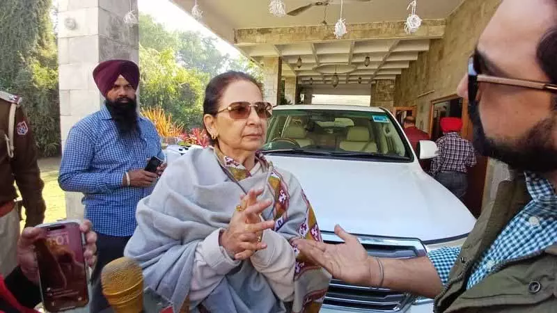Navjot Kaur Sidhu अपने रुख पर कायम हैं, कहा कि ‘चोरों’ का साथ नहीं देंगी Navjot Kaur Sidhu अपने रुख पर कायम हैं, कहा कि ‘चोरों’ का साथ नहीं देंगी