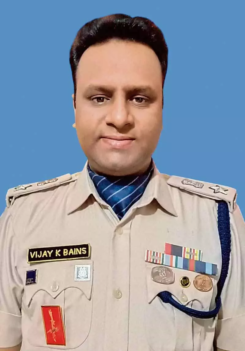 Hoshiarpur के जांबाज अधिकारी को केंद्रीय गृह मंत्री दक्ष पदक से सम्मानित किया गया Hoshiarpur के जांबाज अधिकारी को केंद्रीय गृह मंत्री दक्ष पदक से सम्मानित किया गया