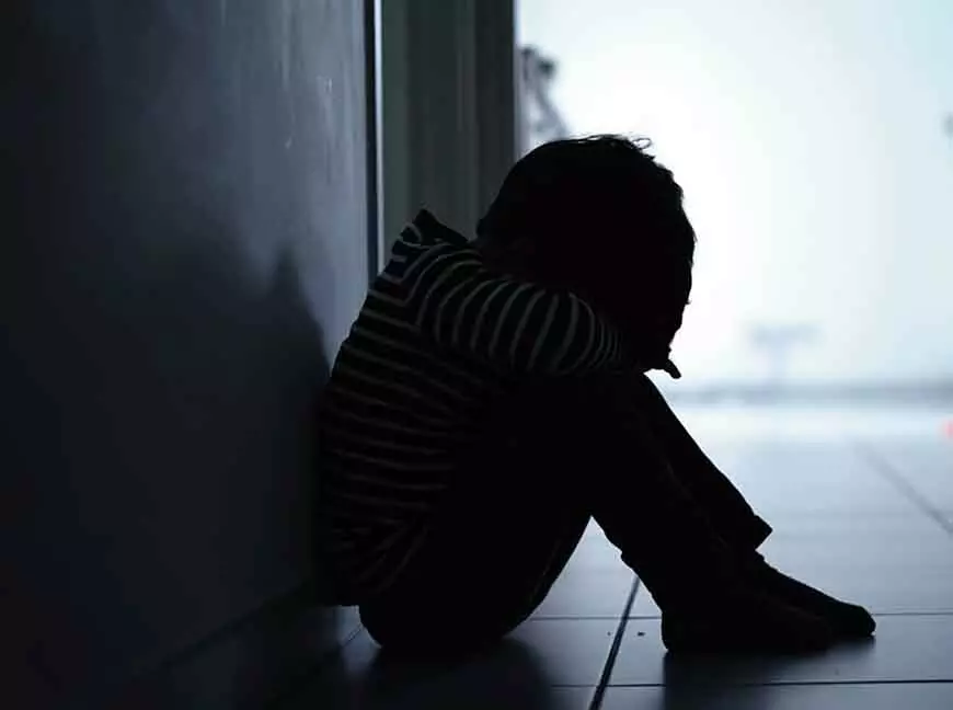 Mumbai : कांदिवली में 5 साल की बच्ची का यौन उत्पीड़न करने के आरोप में नाबालिग हिरासत में Mumbai : कांदिवली में 5 साल की बच्ची का यौन उत्पीड़न करने के आरोप में नाबालिग हिरासत में