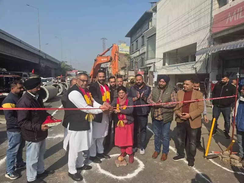 Phagwara में प्रमुख सीवर लाइन प्रोजेक्ट शुरू किया गया Phagwara में प्रमुख सीवर लाइन प्रोजेक्ट शुरू किया गया