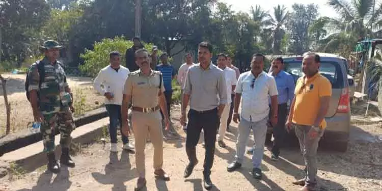 Malkangiri: पुलिस ने महिला का कटा सिर 40 किलोमीटर दूर से बरामद किया Malkangiri: पुलिस ने महिला का कटा सिर 40 किलोमीटर दूर से बरामद किया