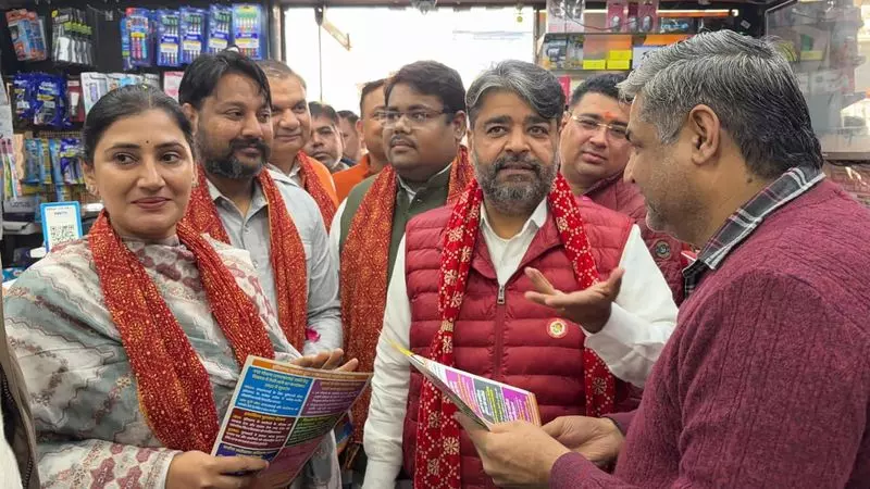 BJP नेता ने दुकानदारों से स्वदेशी उत्पादों को बढ़ावा देने का आग्रह किया BJP नेता ने दुकानदारों से स्वदेशी उत्पादों को बढ़ावा देने का आग्रह किया