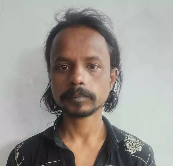 रावणभांठा मैदान में ड्रग्स गोली बेच रहा तस्कर गिरफ्तार रावणभांठा मैदान में ड्रग्स गोली बेच रहा तस्कर गिरफ्तार